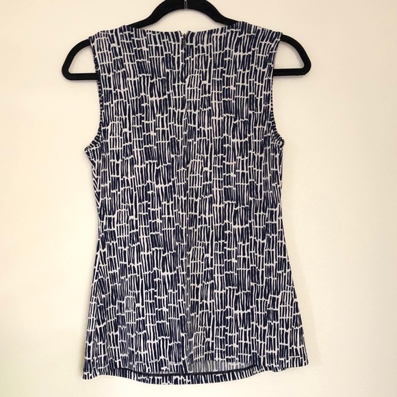 Banana Republic navy white top SP - Picture 2 of 8